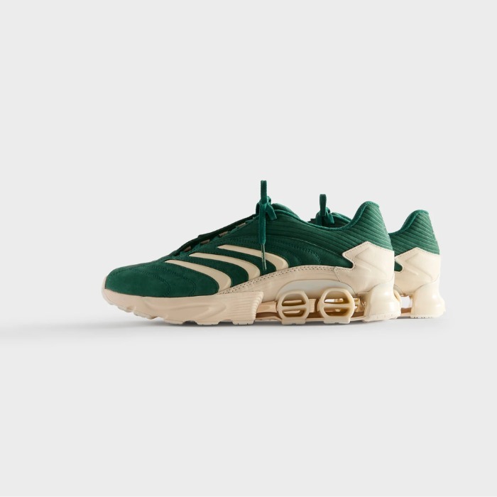 コラボ《KITH NYC×adidas》フットボール プレデター メガライド