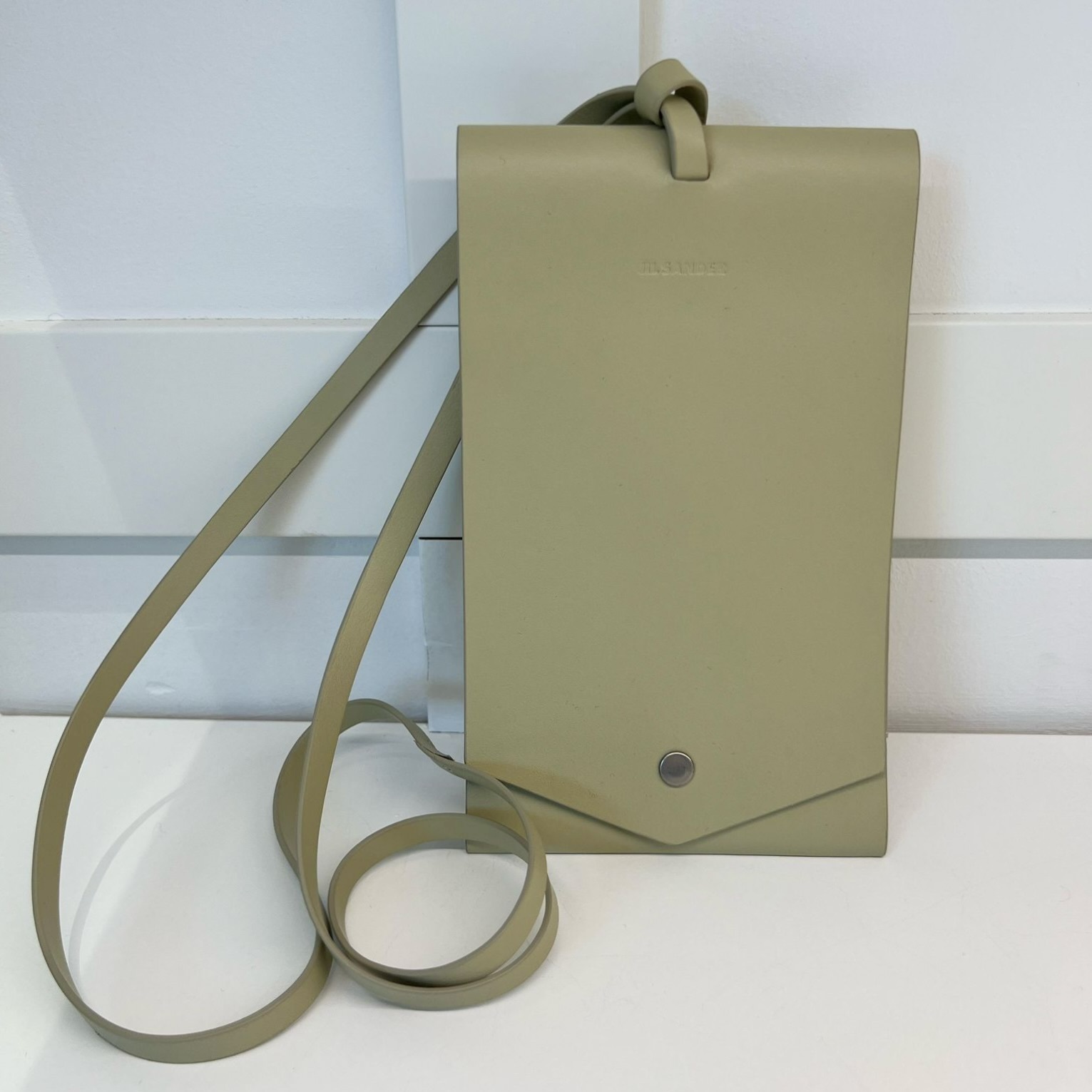 直営店☆JIL SANDER☆SALE! レザー フラップ スマホケース