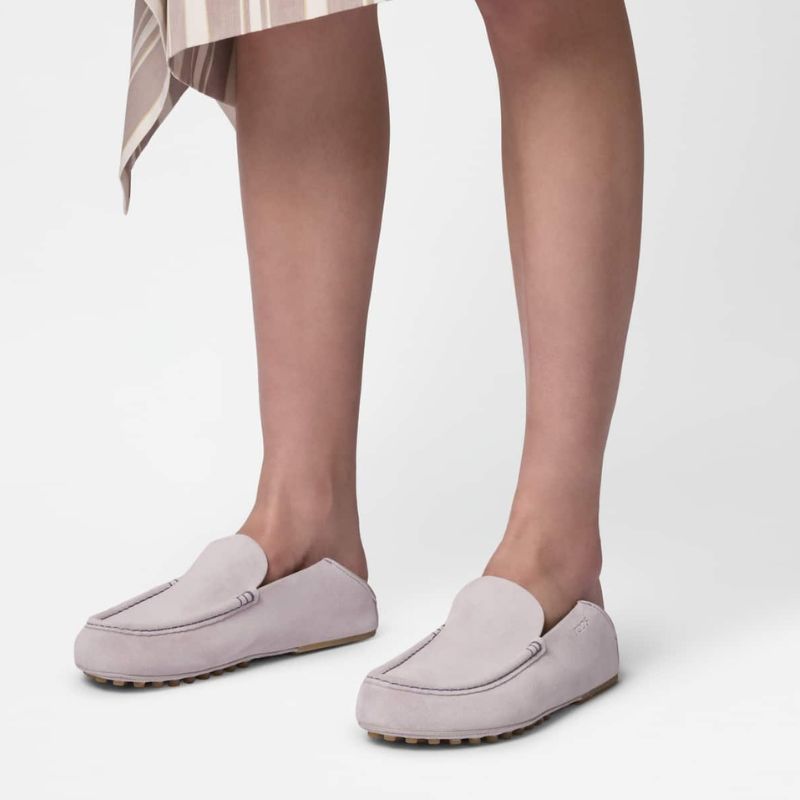 【洗練されたシンプルさ】TOD'S スエードレザースリッパモカシン 洗練されたシンプルさ】TOD'S スエードレザースリッパモカシン