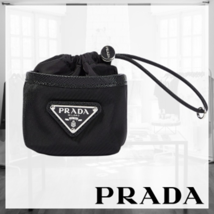 国内発送【PRADA】AirPods ケース ロゴ ドローストリングトップ