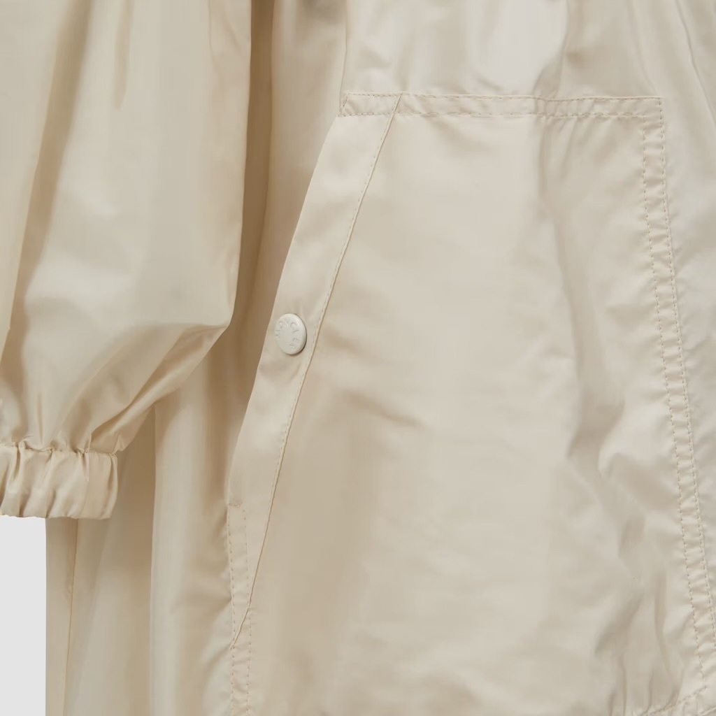 【MONCLER】大人もOK!\"Bessie\"フード付き撥水ロゴジャケット/2色