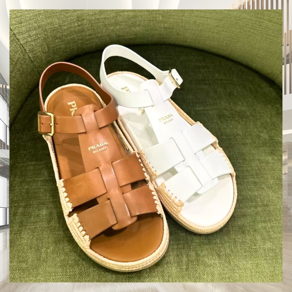 《大人カジュアル》【PRADA】レザー×ラフィアサンダル 異素材