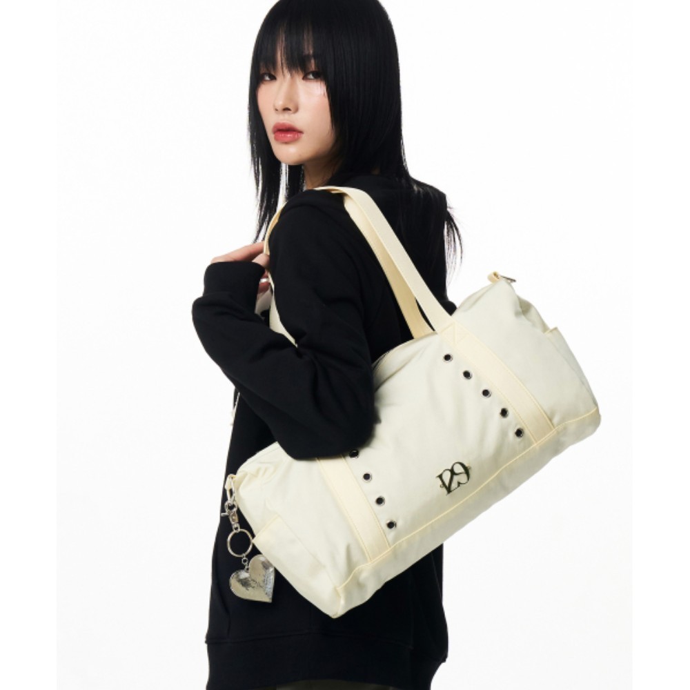 ショルダーバッグ・ポシェット ILLIGO Utility Duffle Bag Cream