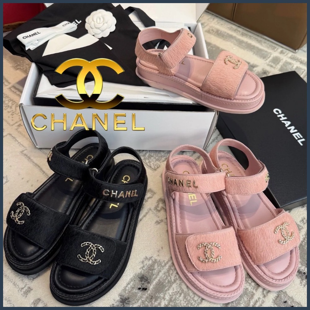 【大人可愛い♡】CHANEL ロゴサンダル