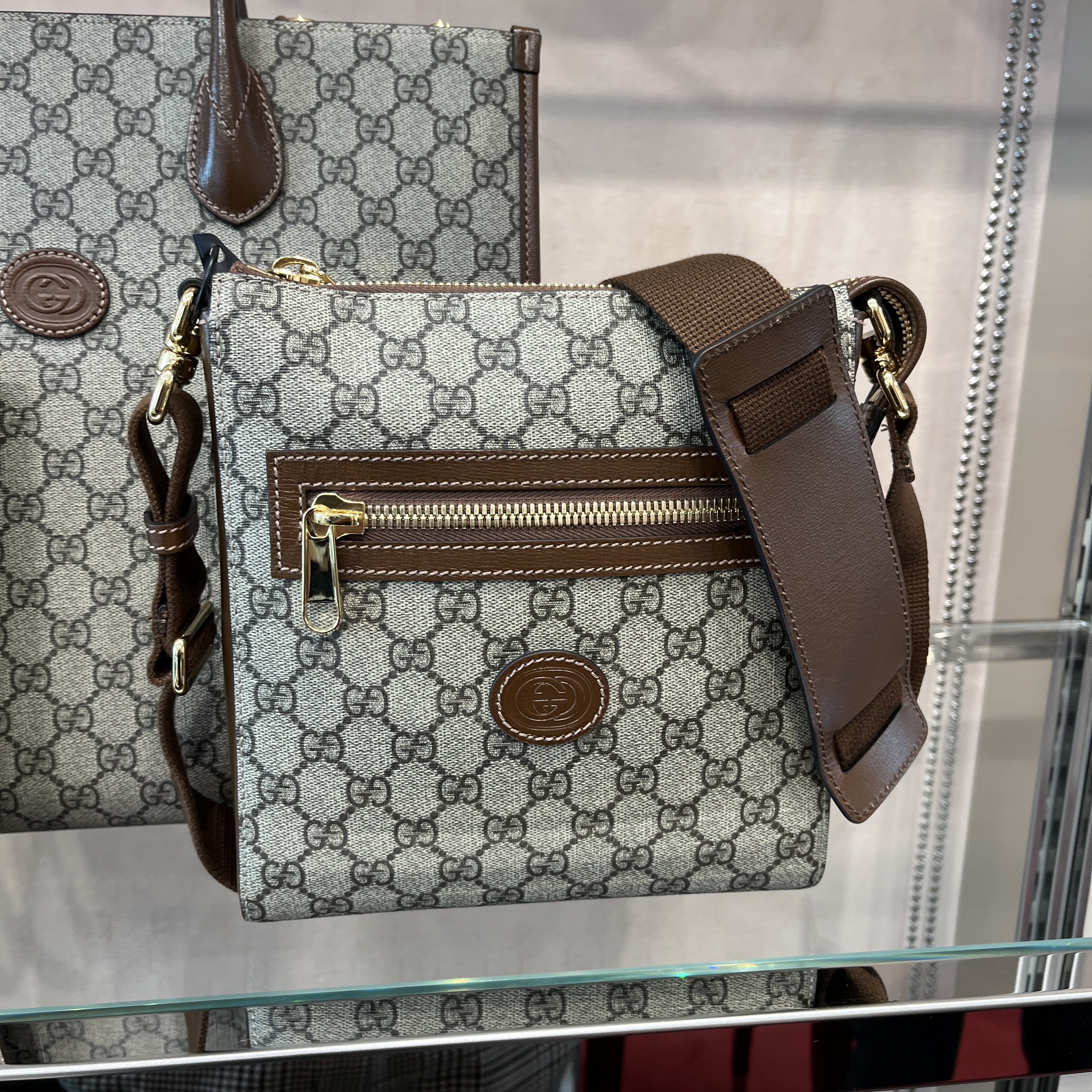 ★GUCCI★ グッチ 681021 メッセンジャーバッグ