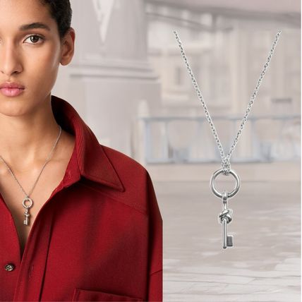 Bottega Veneta直営店 シルバー・ペンダント・ネックレス。 シルバー BOTTEGA VENETA(ボッテガヴェネタ) ネックレス