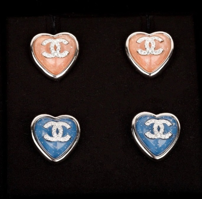 可愛い☆ずっと身につけたい【CHANEL】ハートピアス