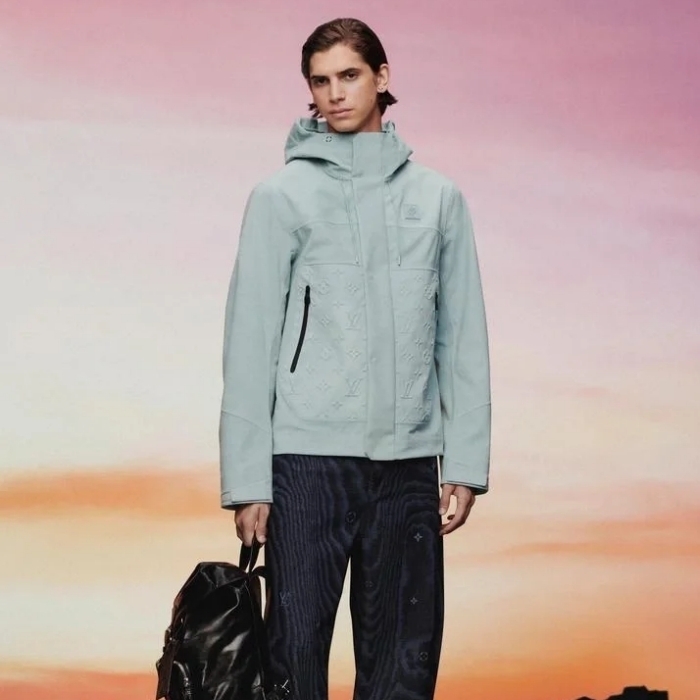 《モノグラム》Louis Vuitton テックベルベット ジャケット