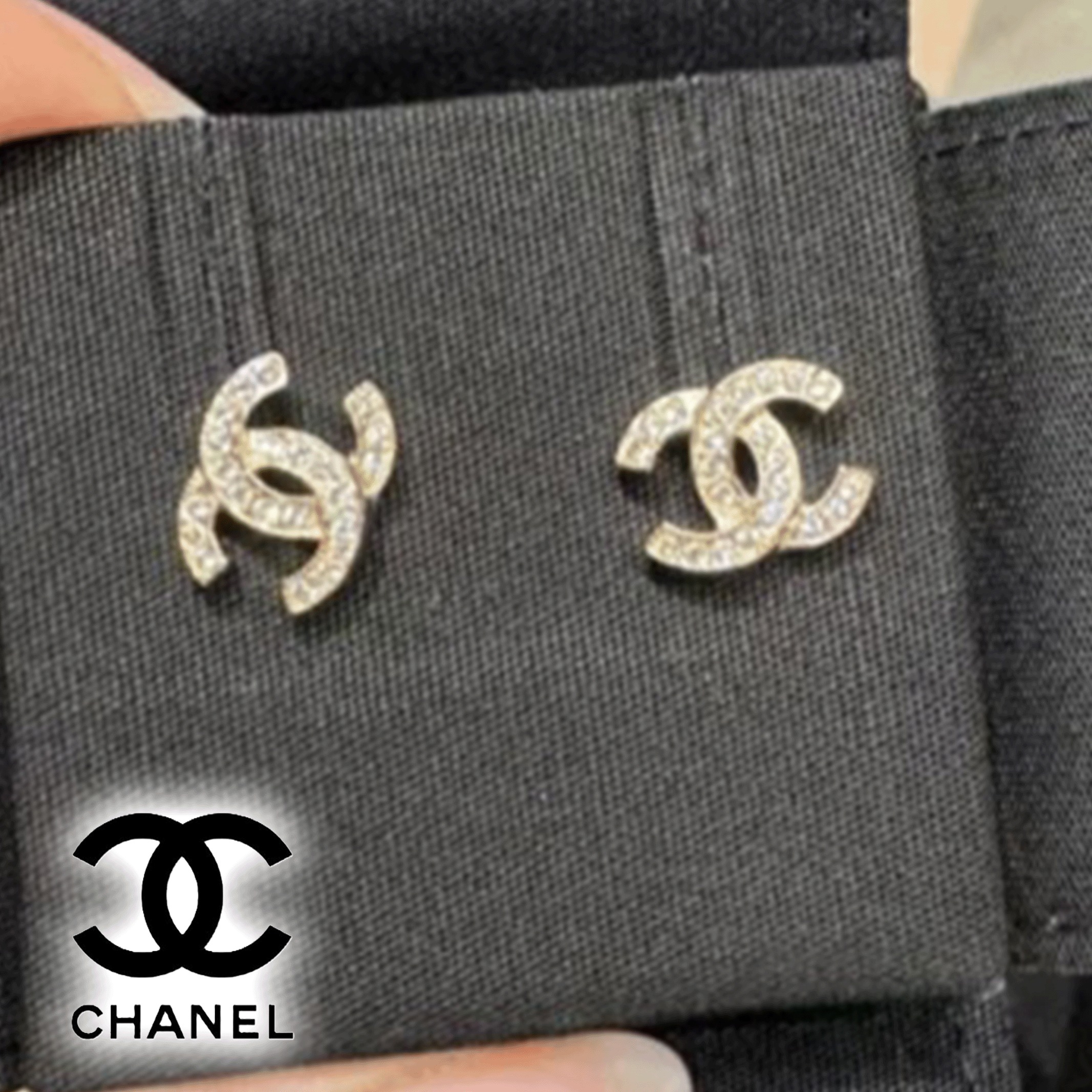 小ぶりでも輝く存在感♪【CHANEL】CCロゴ ピアス