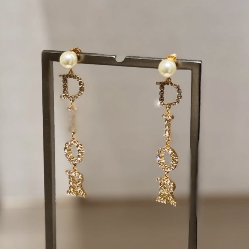 国内すぐ【Dior】Dior Tribales ピアス エレガントで可愛い
