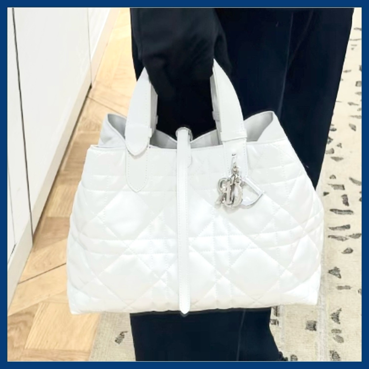 【幅広いシーンで活躍する☆】Dior トートバッグ