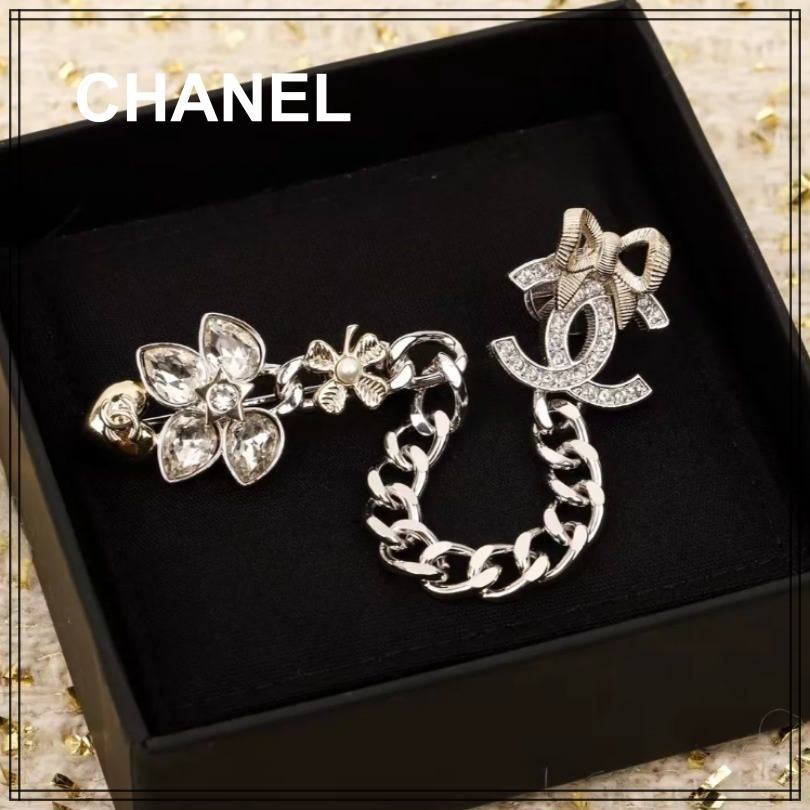 大人可愛い【CHANEL】シャネルブローチ 色々な付け方で楽しめる