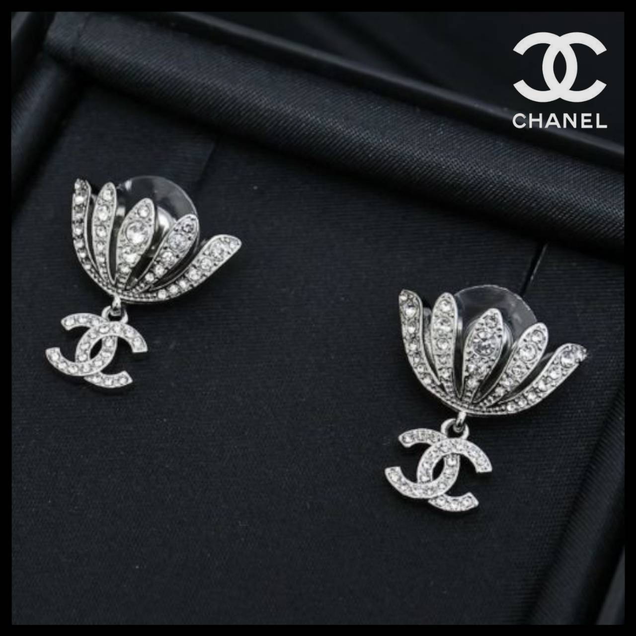 国内発送【洗練されたデザインに揺れるCCロゴ】CHANEL ピアス