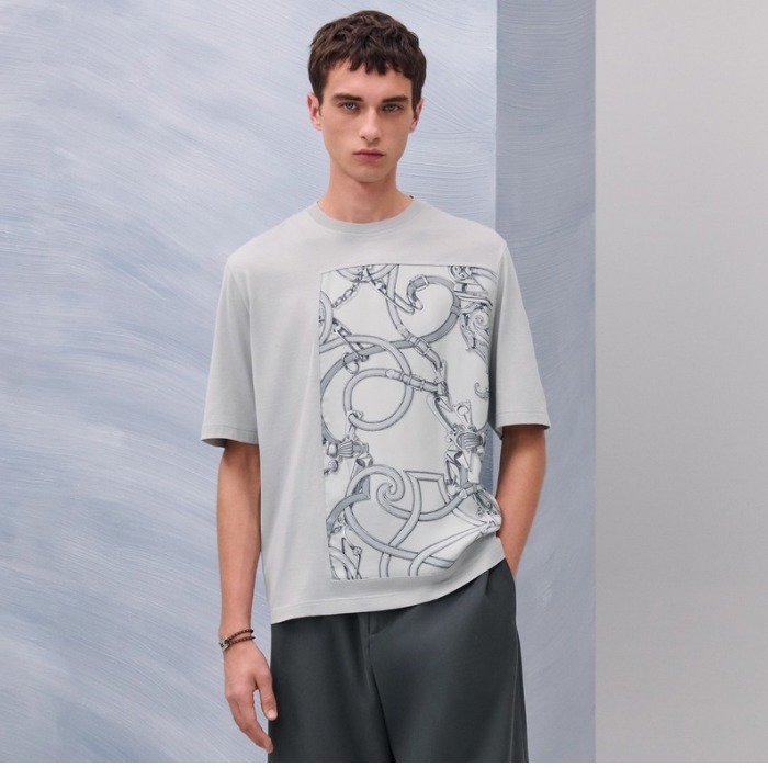 《オシャレな1着》HERMES「L'Instruction du Roy」Tシャツ