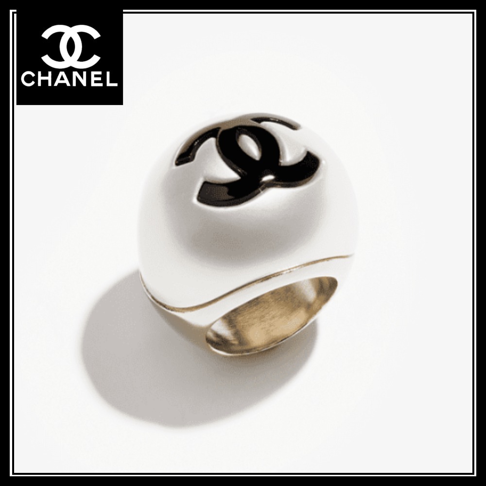 ＊印象的な手元に♪＊【CHANEL】リング ホワイトCCロゴ