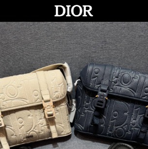 実用的なサイズ☆Dior Hit the Road メッセンジャーバッグ