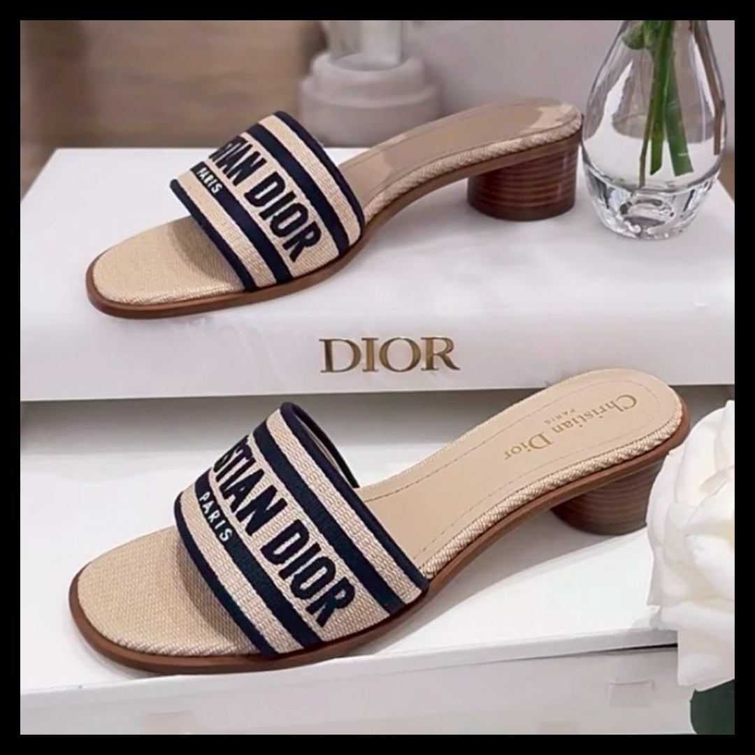 【大人のこなれ感♪】DIOR Dway ヒールスライド