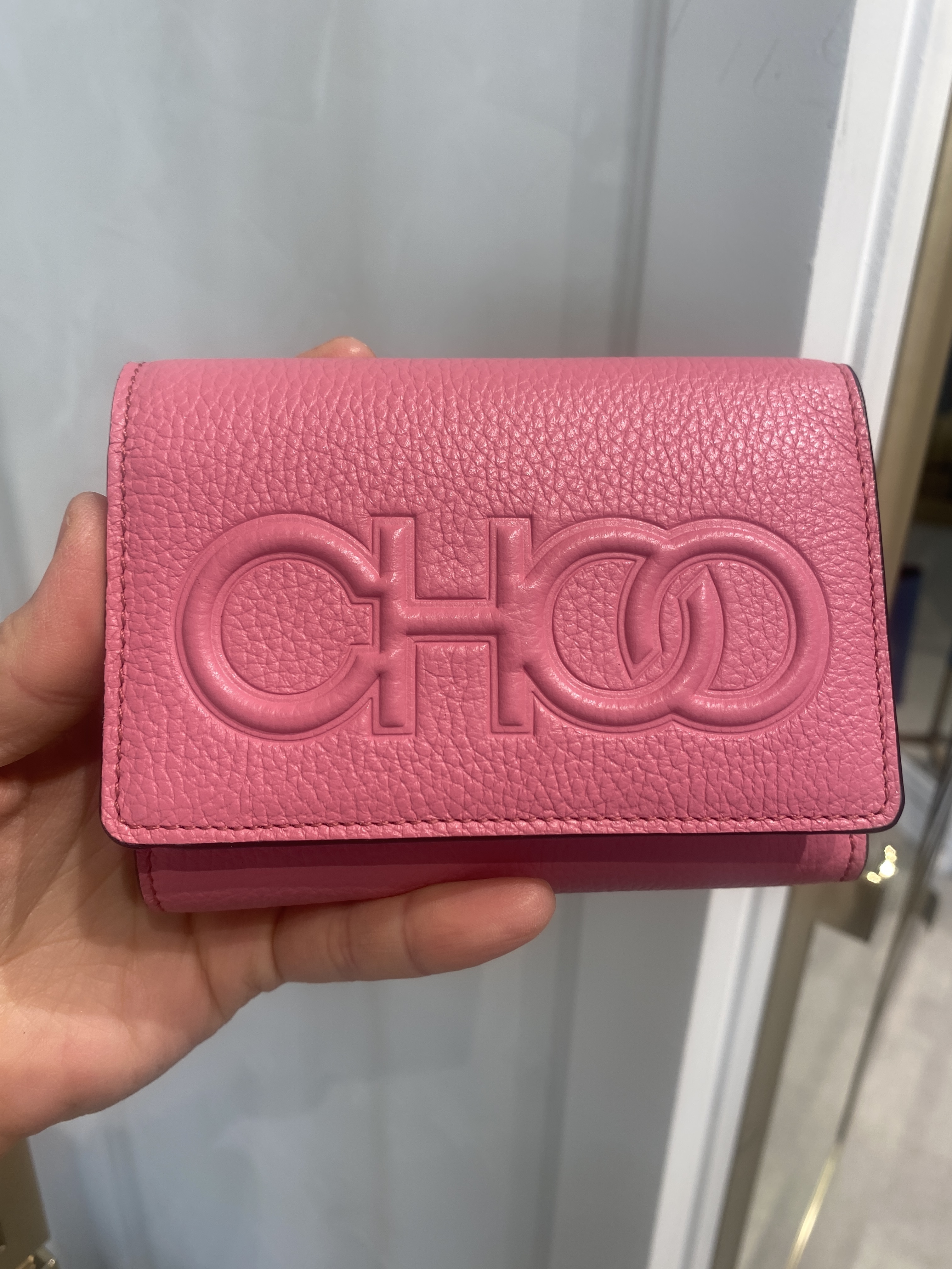 関税込★JIMMY CHOO LONI ミニ財布 CHOOロゴ (Peony)
