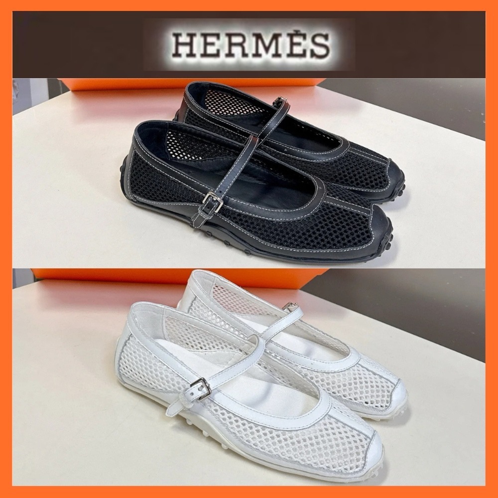 都会の足元を彩る【HERMES】バレエシューズ 《キチュ》