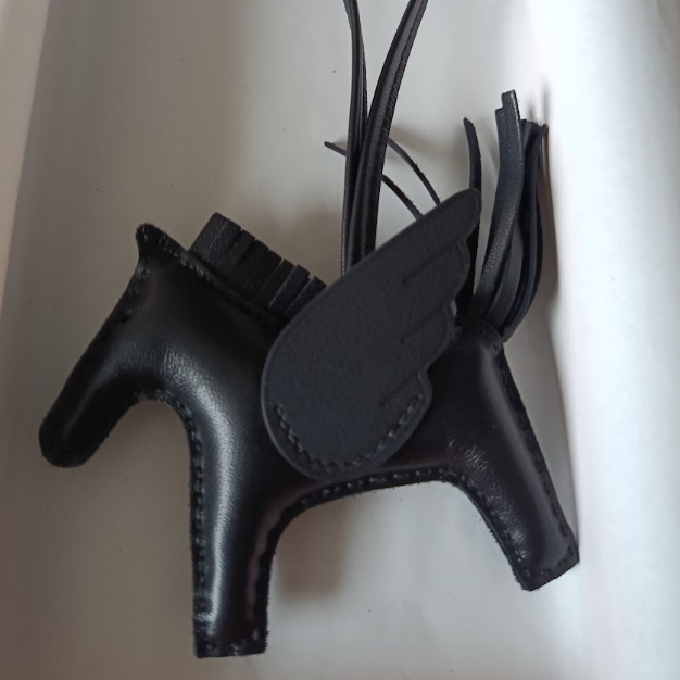 《入手困難》HERMES チャーム ペガサス ソーブラック