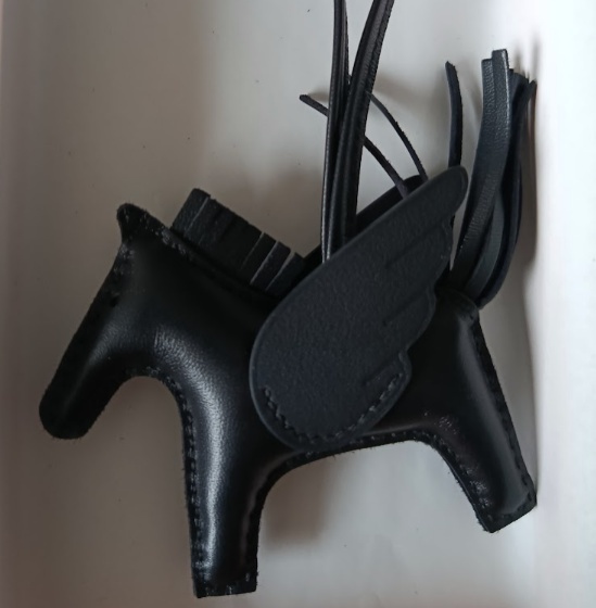 《入手困難》HERMES チャーム ペガサス ソーブラック