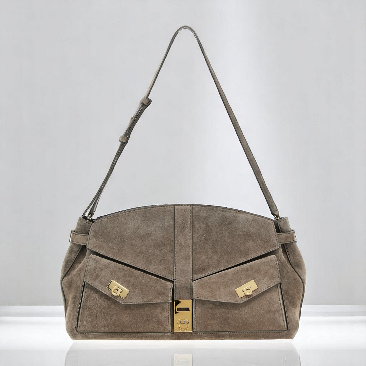 Ferragamo 'Hug multipocket (L)' バッグ