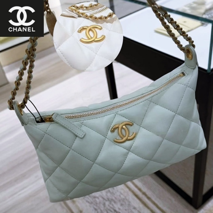 美フォルムで魅せる♡洗練映え【CHANEL】ホーボーバッグ