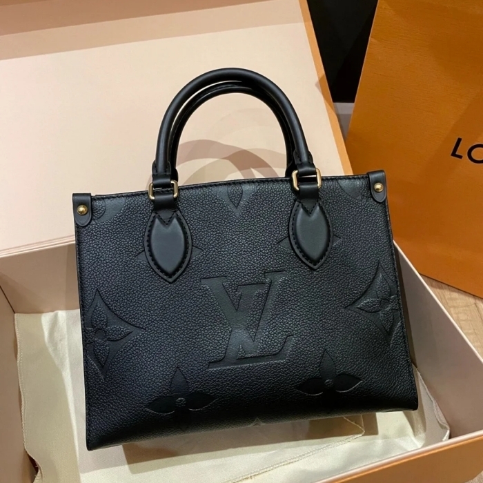 《モノグラム》Louis Vuitton オンザゴー PM バッグ