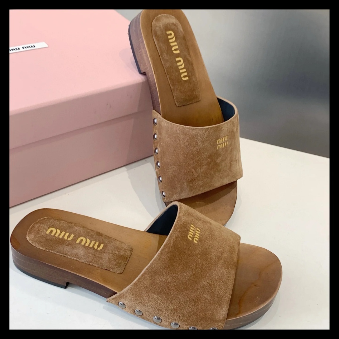 【MiuMiu】スエード クロッグ 5Z425E_Z5O_F0401_F_A030
