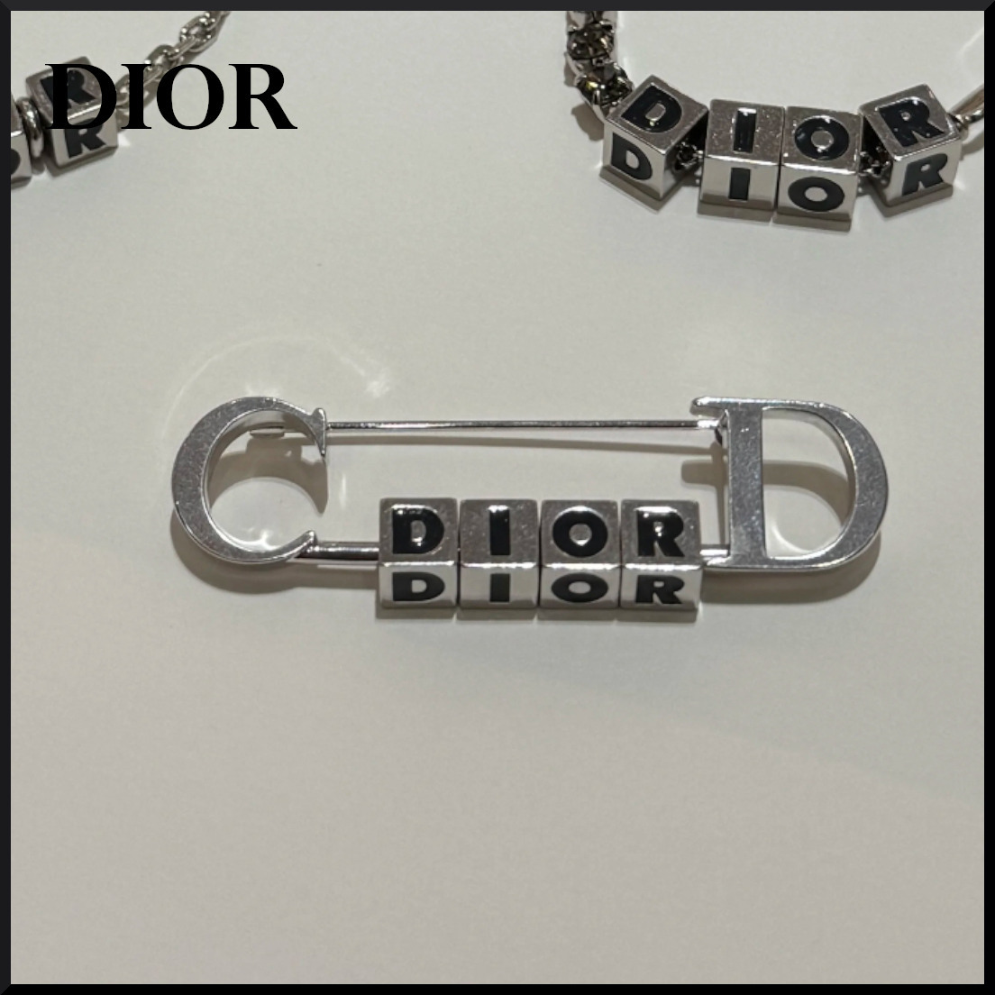 【プレゼントにも★】Dior Cube ブローチ