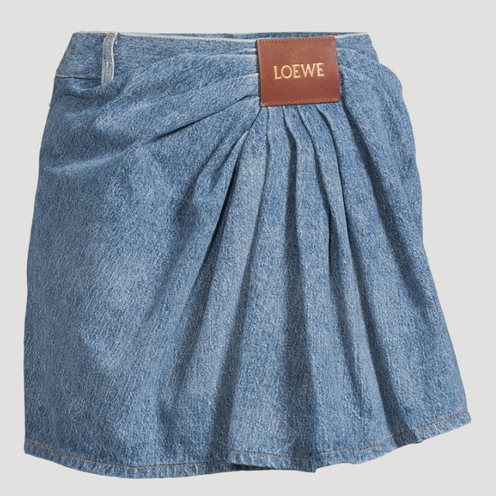 大人のデニムスタイル《LOEWE》ドレープ デニム ミニスカート