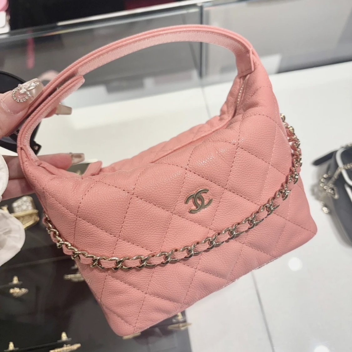 25C CHANEL CC シンプルなショルダーホーボーバッグ