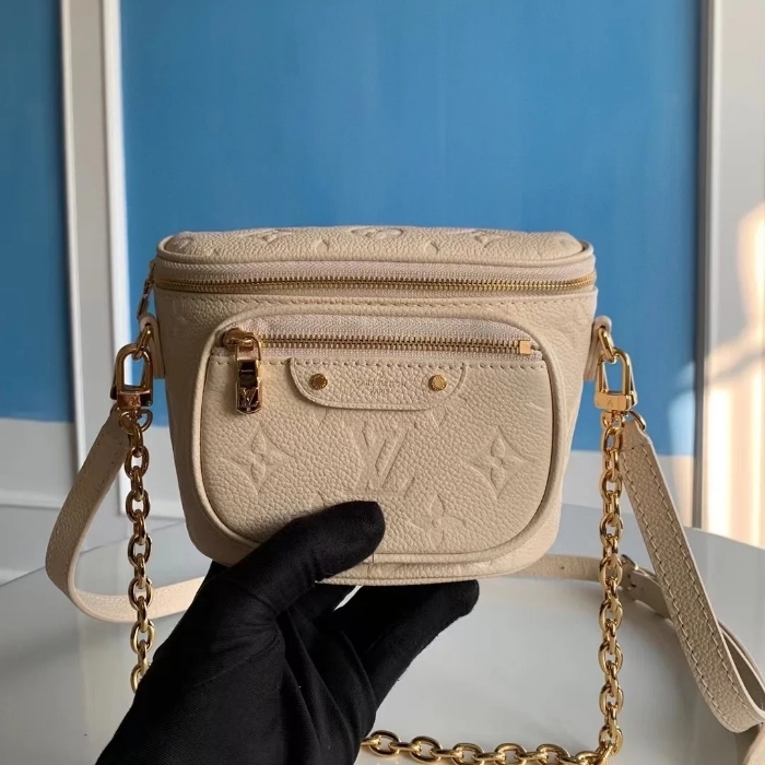 《モノグラム》Louis Vuitton ミニバムバッグ