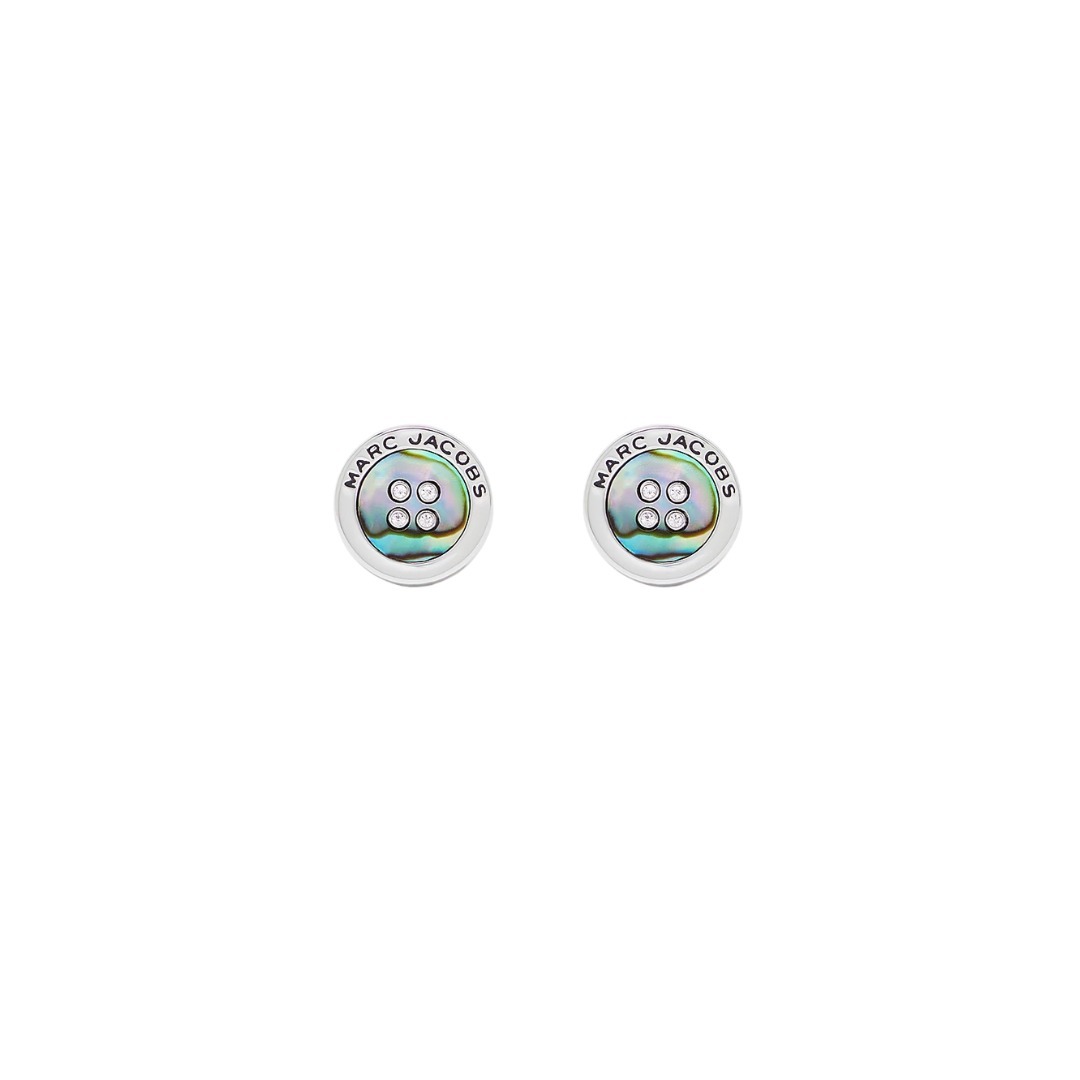 松田元太さん着用【MARC JACOBS】ボタンアバロニスタッドピアス 松田元太さん着用【MARC JACOBS】ボタンアバロニスタッドピアス