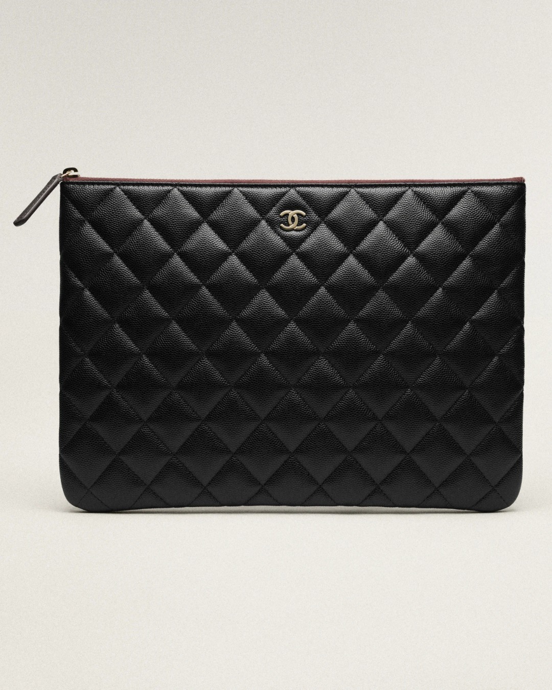 《CHANEL》クラシック ジッパー クラッチ バッグ ブラック
