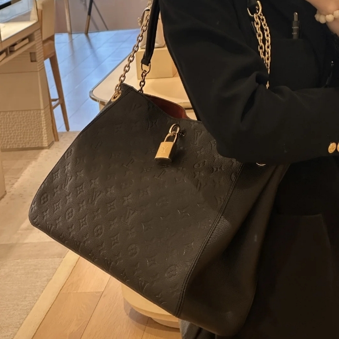 《モノグラム》Louis Vuitton エニータイム MM ショルダーバッグ