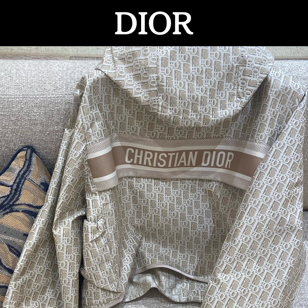 アイコニックなデザイン｜クロップド ジャケット【Dior】