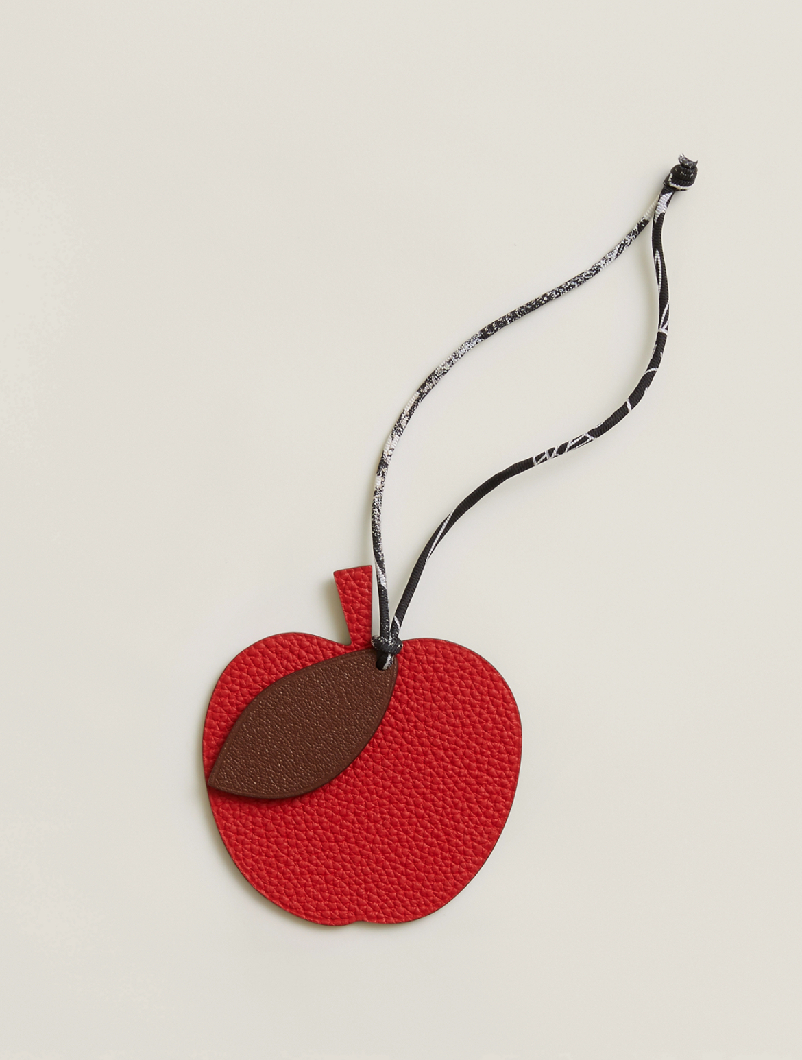 【プレゼントに◎】HERMES《Petit H》Apple and leaf チャーム