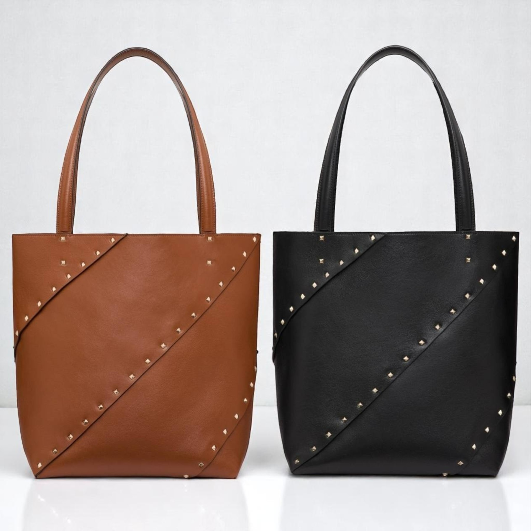 《VALENTINO》ガラヴァーニ ロックスタッズ トートバッグ