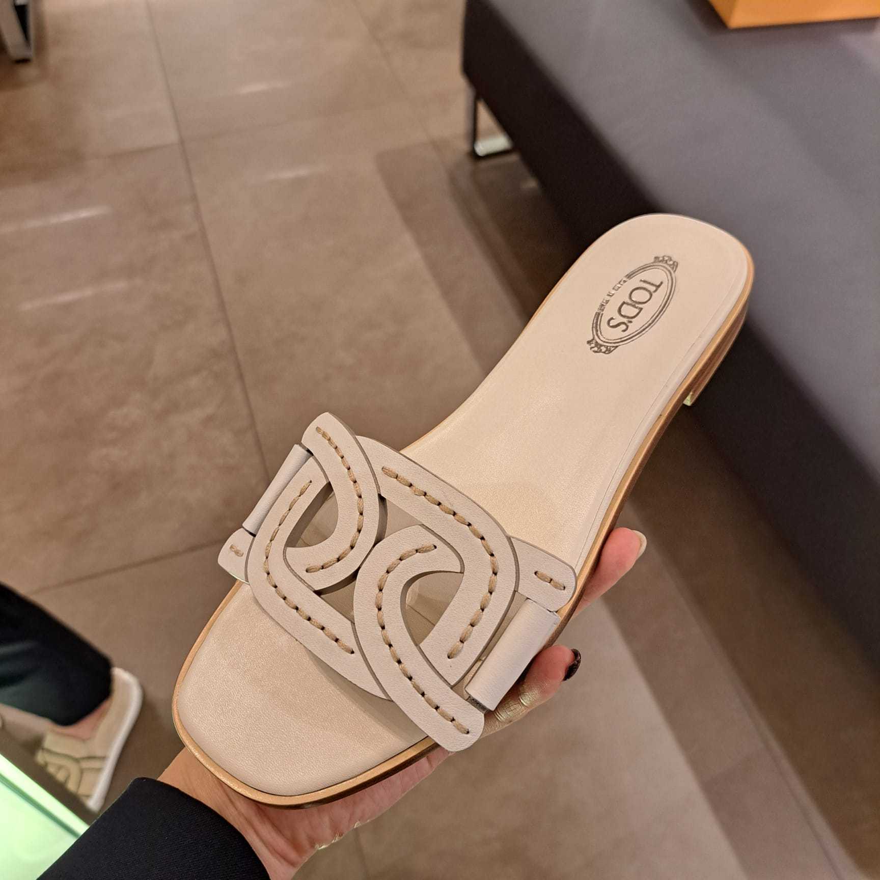 ♪奇跡セール価格♪【TOD'S】トッズ サンダル レザー 送料込み
