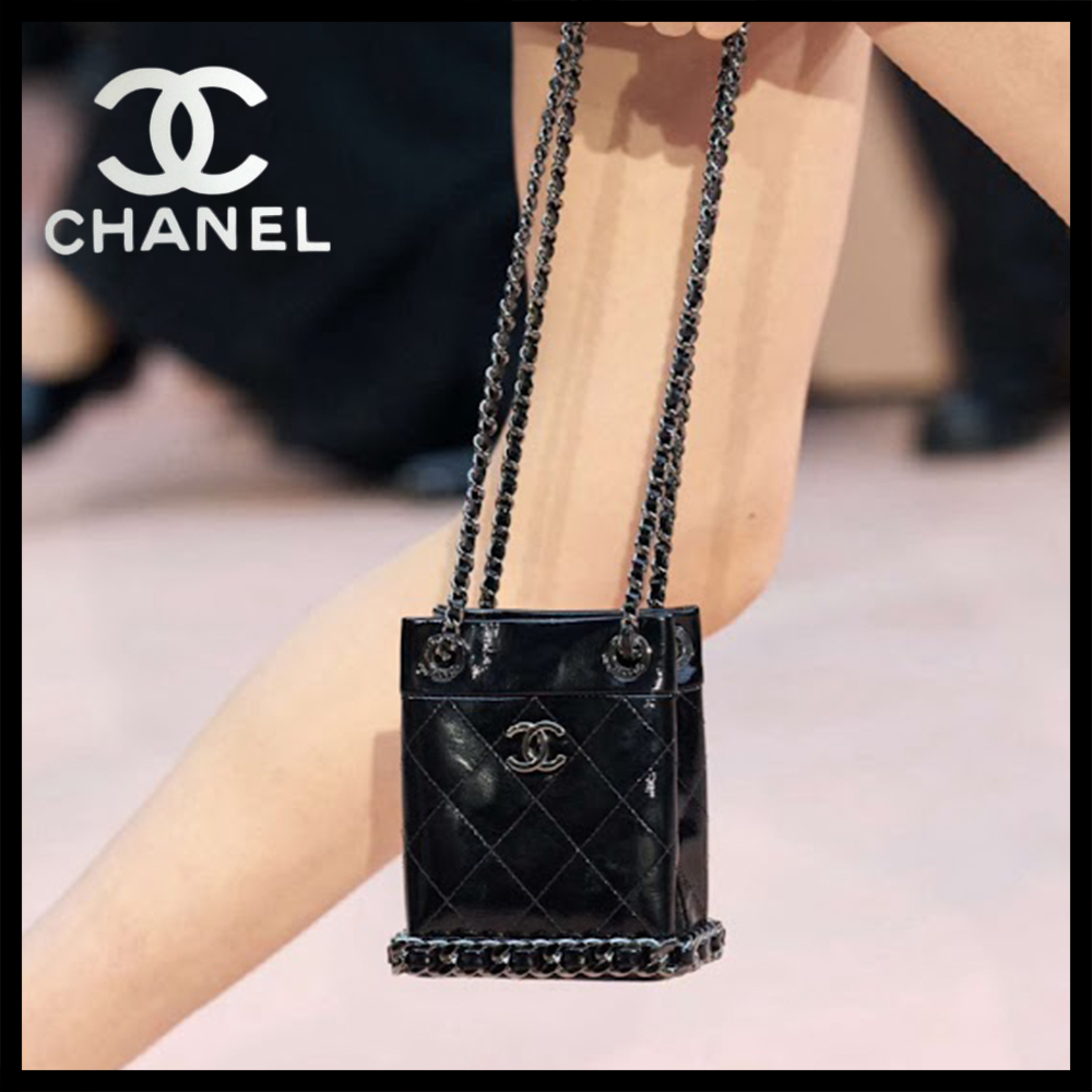 【コンパクトなサイズ感☆】 CHANEL ミニバッグ