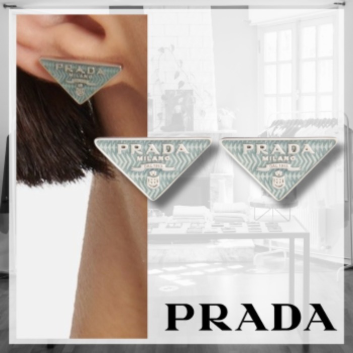 国内発送【PRADA】スマルト 装飾 ロゴ ピアス シルバー Astro