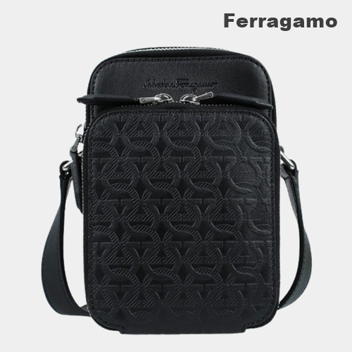 ☆Ferragamo☆クロスバック 正規品