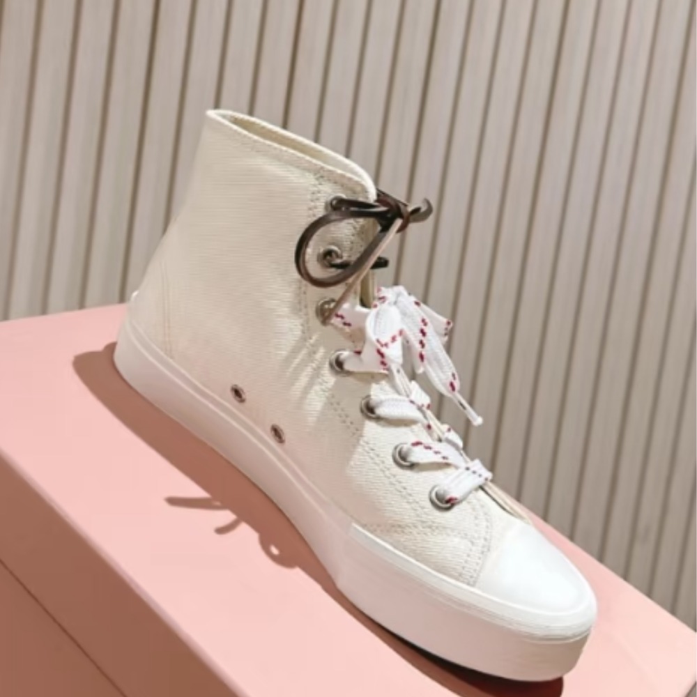 《上品で可愛い》【MiuMiu】 ハイトップ スニーカー