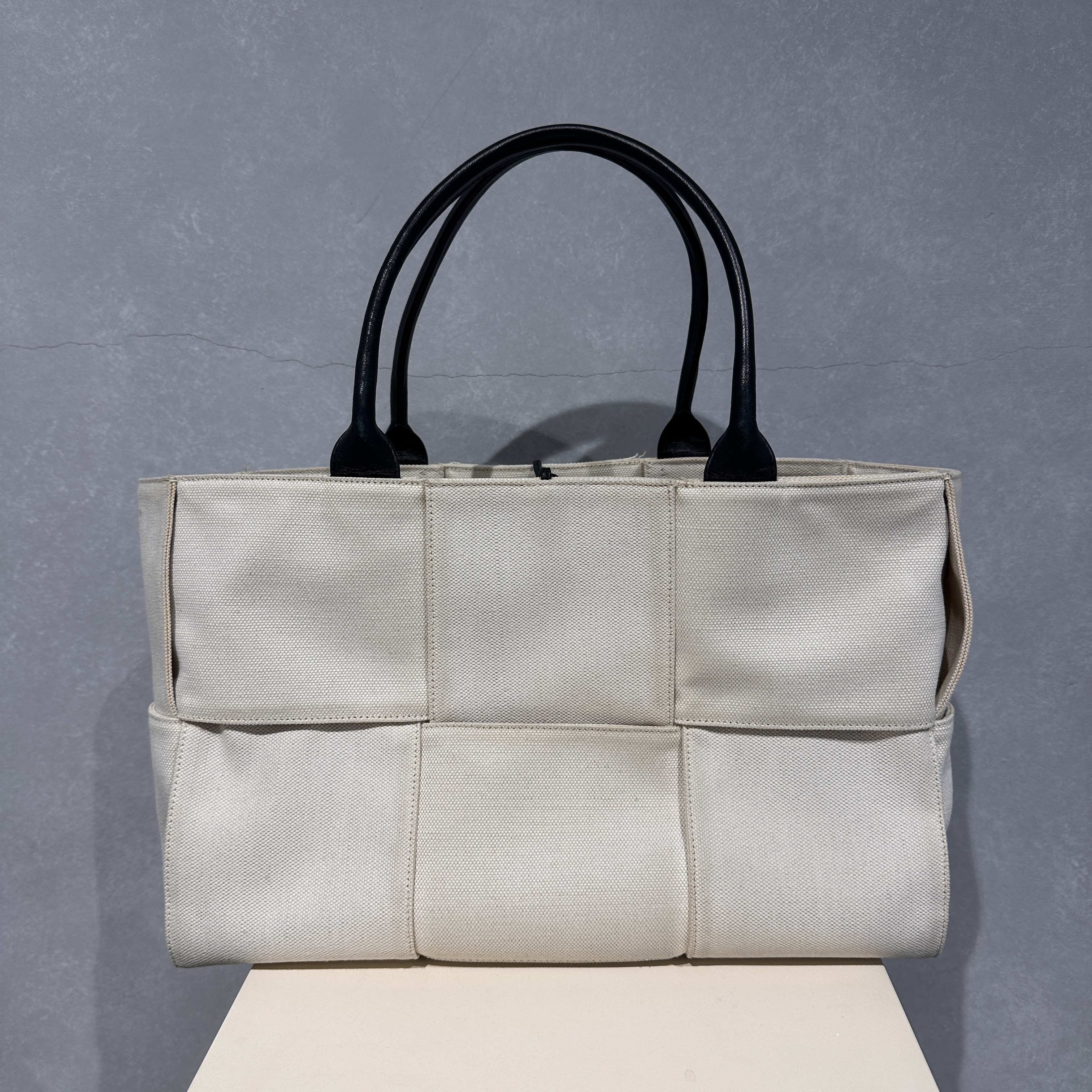 BOTTEGA VENETA／ARCO (トートバッグ)
