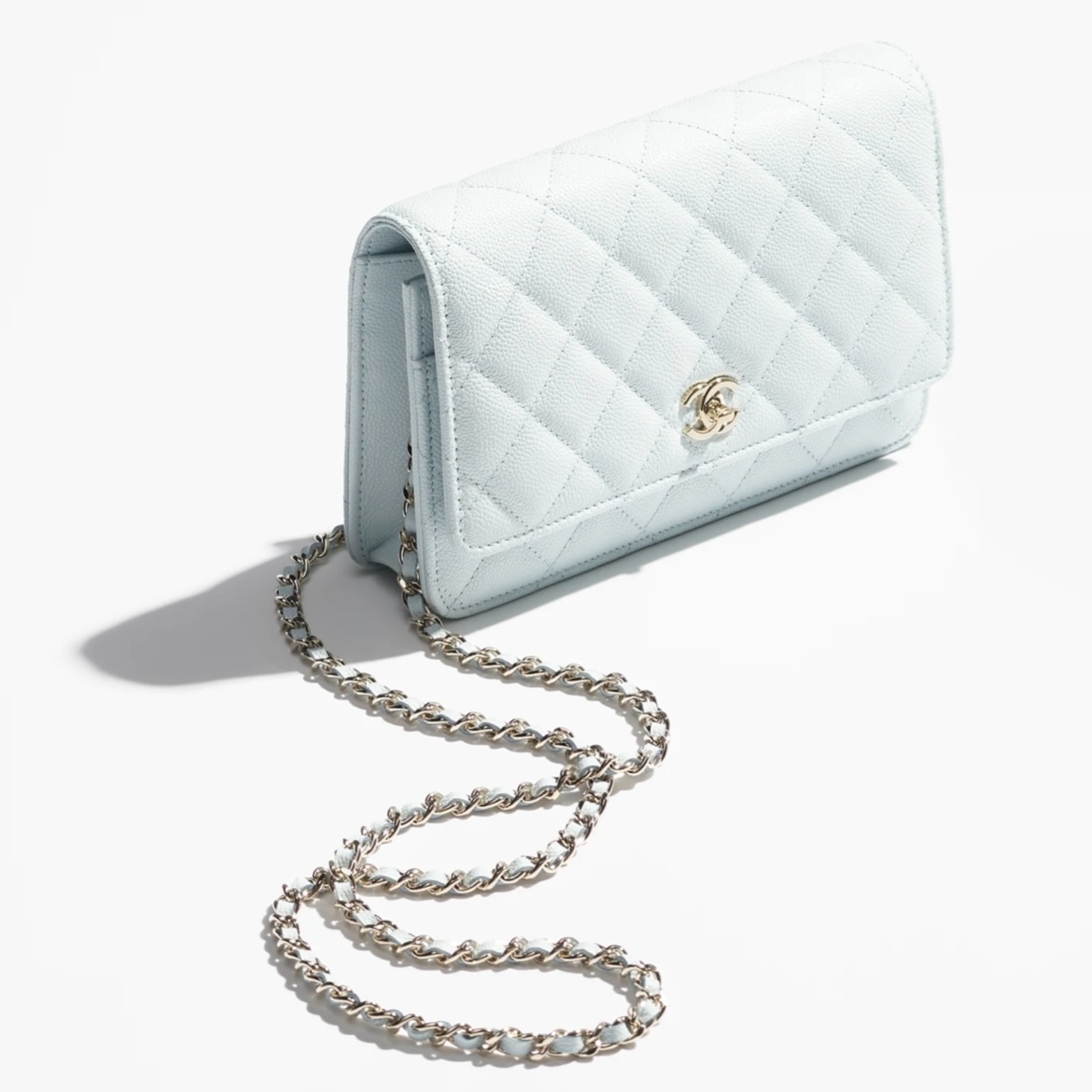 《爽やかな上品カラー♪》25S限定★CHANEL チェーンウォレット