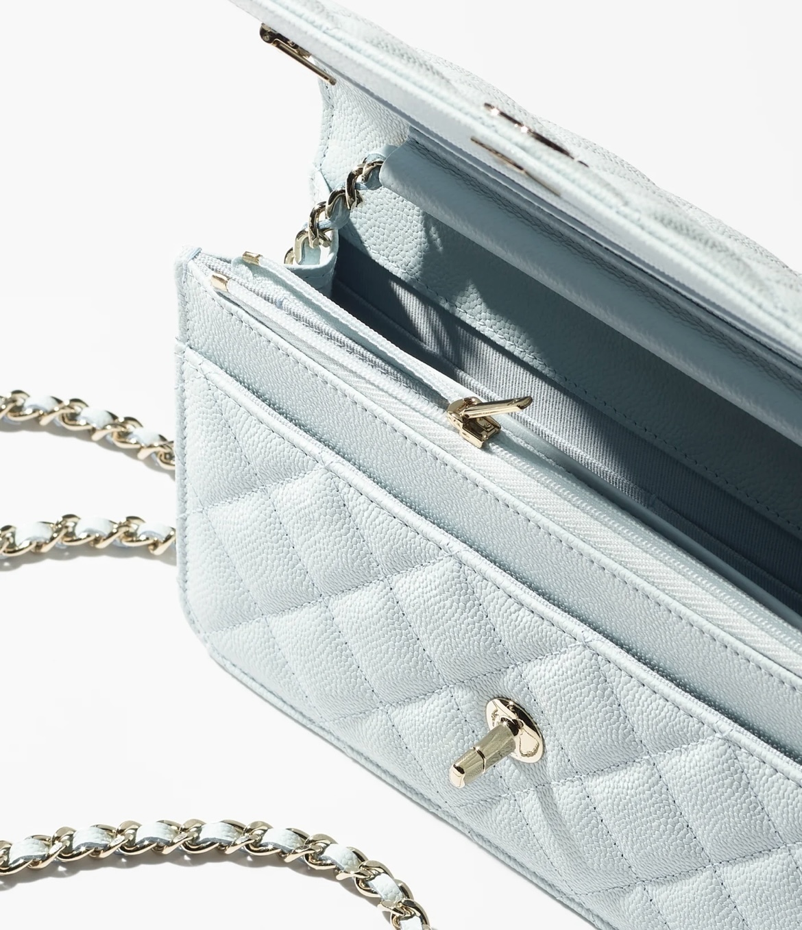 《爽やかな上品カラー♪》25S限定★CHANEL チェーンウォレット