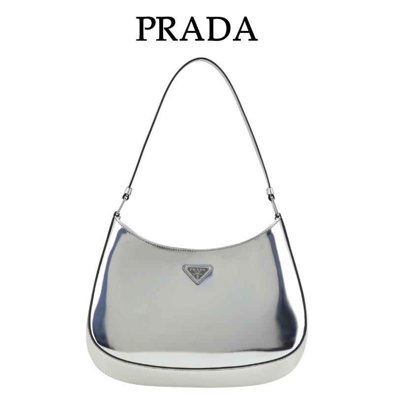 【PRADA】パテントレザーのショルダーバッグ