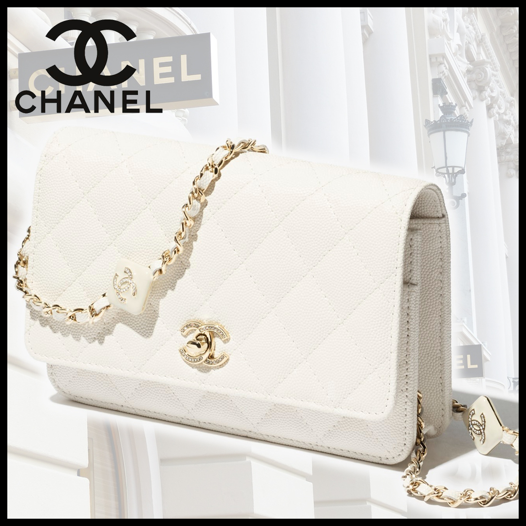 大人上品♡【CHANEL】チェーンウォレット ホワイト