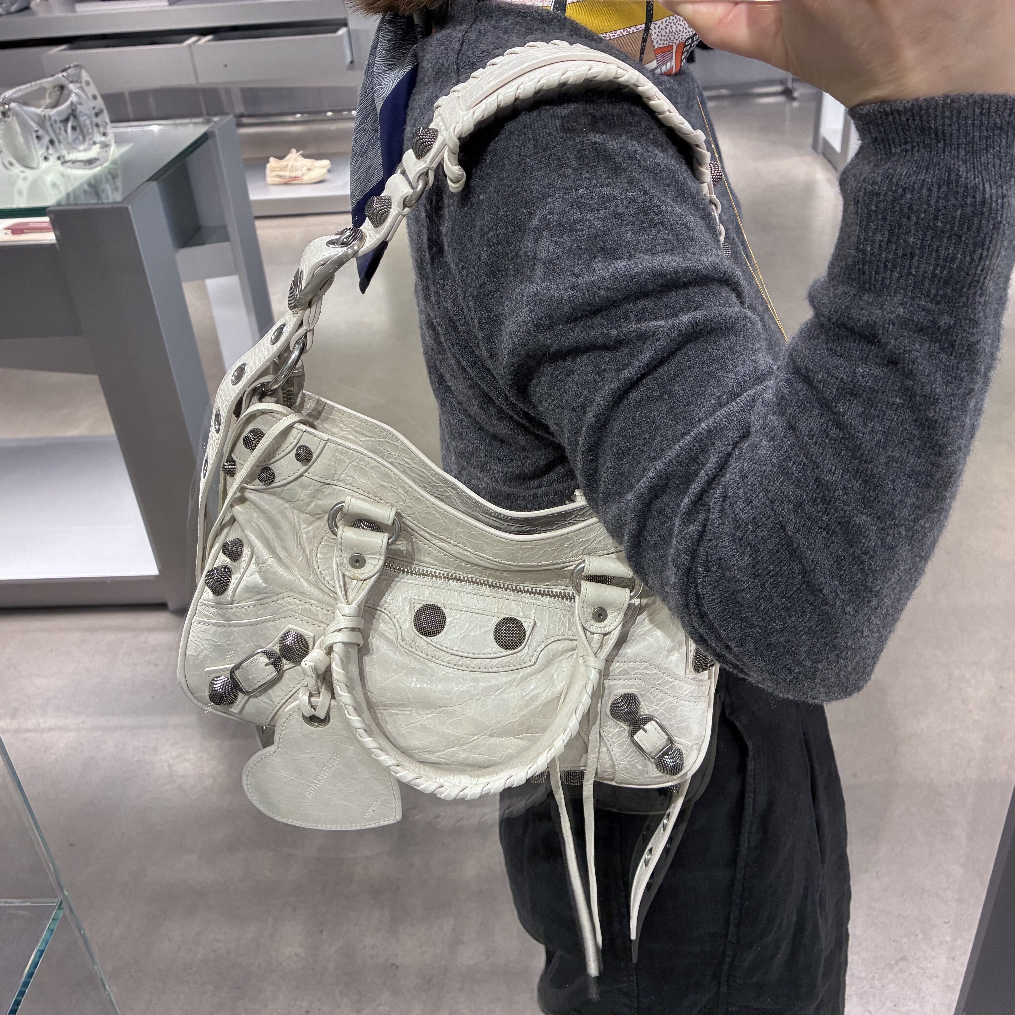 【VIPセール】BALENCIAGA (バレンシアガ) ネオカゴールバッグM